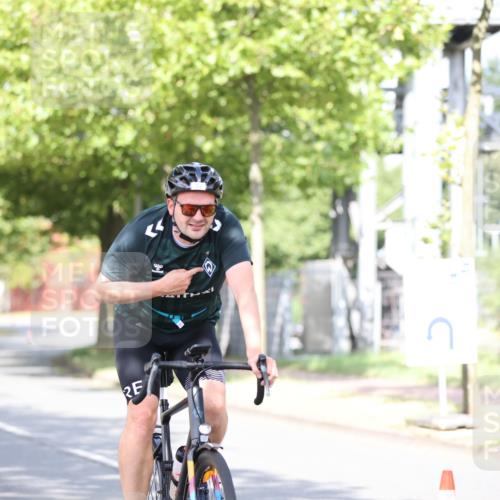 11.08.2024 - GEWOBA Citytriathlon Bremen H.Heesch http://msf.ph/oto/6770758 11.08.2024 10:45:30 Radfahren 51, 93 meine-sportfotos.de