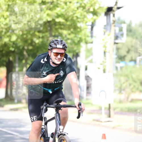 11.08.2024 - GEWOBA Citytriathlon Bremen H.Heesch http://msf.ph/oto/6770769 11.08.2024 10:45:31 Radfahren 93 meine-sportfotos.de