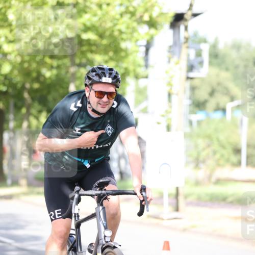 11.08.2024 - GEWOBA Citytriathlon Bremen H.Heesch http://msf.ph/oto/6770772 11.08.2024 10:45:31 Radfahren 93 meine-sportfotos.de