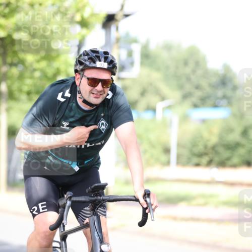 11.08.2024 - GEWOBA Citytriathlon Bremen H.Heesch http://msf.ph/oto/6770782 11.08.2024 10:45:31 Radfahren 93 meine-sportfotos.de