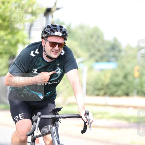 11.08.2024 - GEWOBA Citytriathlon Bremen H.Heesch http://msf.ph/oto/6770785 11.08.2024 10:45:31 Radfahren 93 meine-sportfotos.de