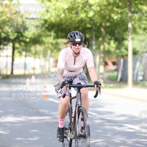 11.08.2024 - GEWOBA Citytriathlon Bremen H.Heesch http://msf.ph/oto/6770798 11.08.2024 10:45:51 Radfahren 50 meine-sportfotos.de