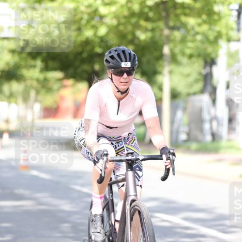 11.08.2024 - GEWOBA Citytriathlon Bremen H.Heesch http://msf.ph/oto/6770812 11.08.2024 10:45:51 Radfahren 50 meine-sportfotos.de