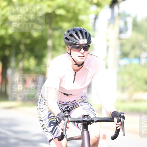 11.08.2024 - GEWOBA Citytriathlon Bremen H.Heesch http://msf.ph/oto/6770828 11.08.2024 10:45:51 Radfahren 50 meine-sportfotos.de