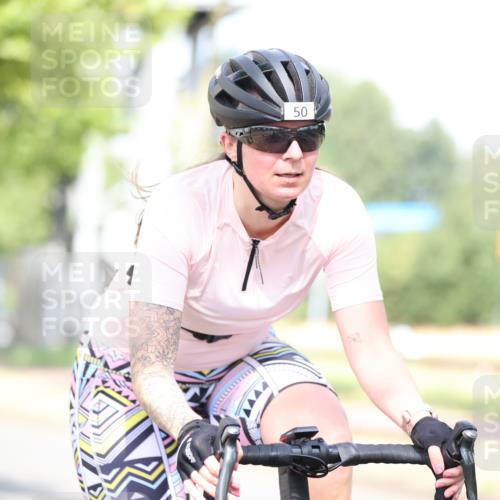 11.08.2024 - GEWOBA Citytriathlon Bremen H.Heesch http://msf.ph/oto/6770839 11.08.2024 10:45:52 Radfahren 50 meine-sportfotos.de