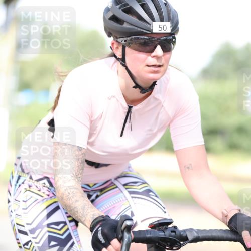 11.08.2024 - GEWOBA Citytriathlon Bremen H.Heesch http://msf.ph/oto/6770845 11.08.2024 10:45:52 Radfahren 50 meine-sportfotos.de