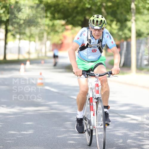 11.08.2024 - GEWOBA Citytriathlon Bremen H.Heesch http://msf.ph/oto/6770854 11.08.2024 10:46:10 Radfahren 111 meine-sportfotos.de