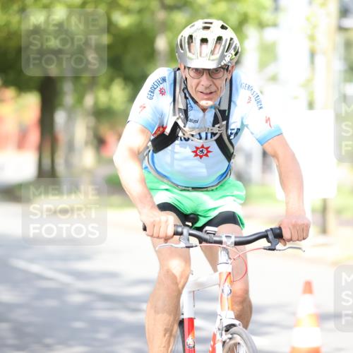 11.08.2024 - GEWOBA Citytriathlon Bremen H.Heesch http://msf.ph/oto/6770881 11.08.2024 10:46:11 Radfahren 111 meine-sportfotos.de