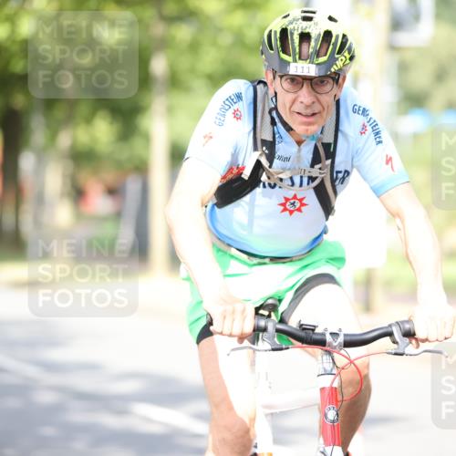 11.08.2024 - GEWOBA Citytriathlon Bremen H.Heesch http://msf.ph/oto/6770888 11.08.2024 10:46:11 Radfahren 111 meine-sportfotos.de