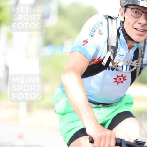 11.08.2024 - GEWOBA Citytriathlon Bremen H.Heesch http://msf.ph/oto/6770902 11.08.2024 10:46:11 Radfahren 111 meine-sportfotos.de