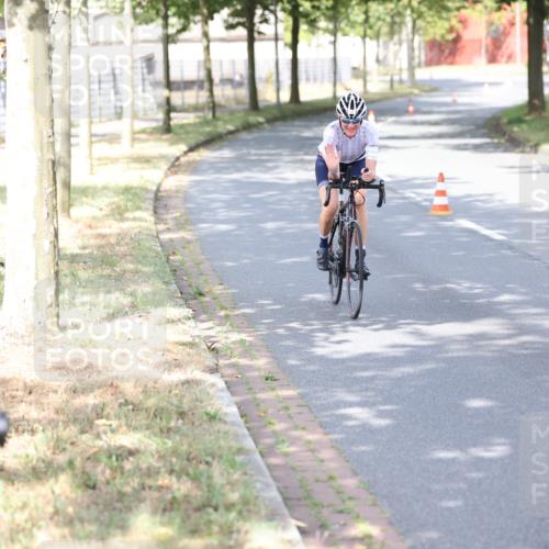11.08.2024 - GEWOBA Citytriathlon Bremen H.Heesch http://msf.ph/oto/6770912 11.08.2024 10:47:01 Radfahren 36 meine-sportfotos.de