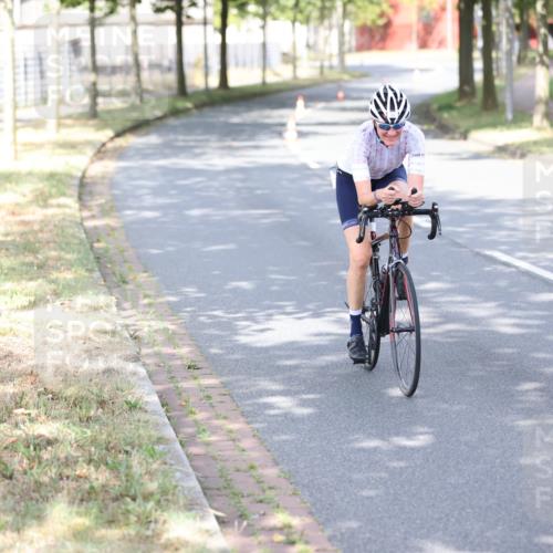 11.08.2024 - GEWOBA Citytriathlon Bremen H.Heesch http://msf.ph/oto/6770931 11.08.2024 10:47:01 Radfahren 36 meine-sportfotos.de