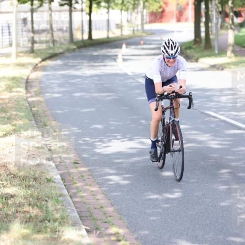 11.08.2024 - GEWOBA Citytriathlon Bremen H.Heesch http://msf.ph/oto/6770935 11.08.2024 10:47:01 Radfahren 36 meine-sportfotos.de