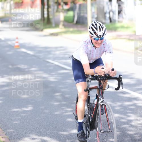 11.08.2024 - GEWOBA Citytriathlon Bremen H.Heesch http://msf.ph/oto/6770973 11.08.2024 10:47:02 Radfahren 36 meine-sportfotos.de
