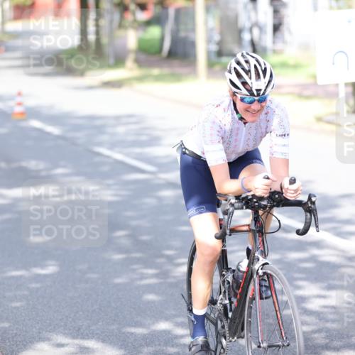 11.08.2024 - GEWOBA Citytriathlon Bremen H.Heesch http://msf.ph/oto/6770976 11.08.2024 10:47:02 Radfahren 36 meine-sportfotos.de