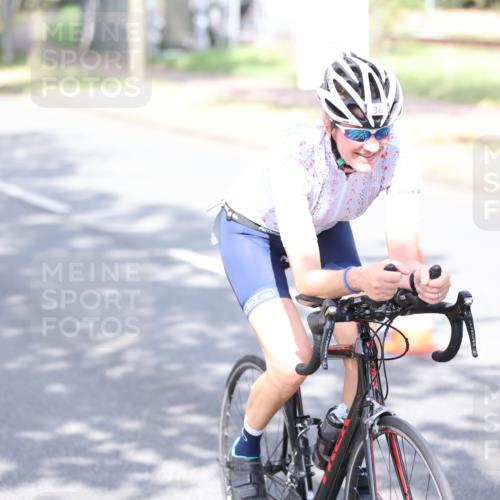 11.08.2024 - GEWOBA Citytriathlon Bremen H.Heesch http://msf.ph/oto/6770985 11.08.2024 10:47:02 Radfahren 36 meine-sportfotos.de