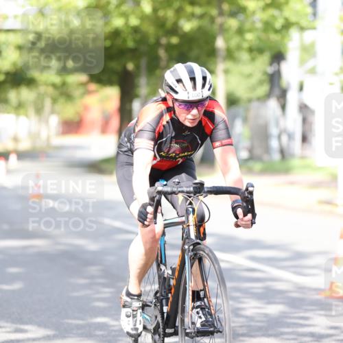 11.08.2024 - GEWOBA Citytriathlon Bremen H.Heesch http://msf.ph/oto/6770999 11.08.2024 10:47:25 Radfahren 100 meine-sportfotos.de