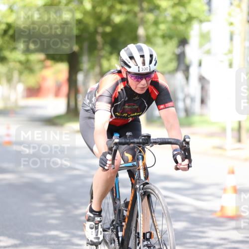 11.08.2024 - GEWOBA Citytriathlon Bremen H.Heesch http://msf.ph/oto/6771002 11.08.2024 10:47:25 Radfahren 100 meine-sportfotos.de