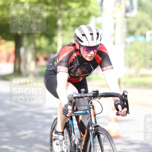 11.08.2024 - GEWOBA Citytriathlon Bremen H.Heesch http://msf.ph/oto/6771008 11.08.2024 10:47:25 Radfahren 100 meine-sportfotos.de
