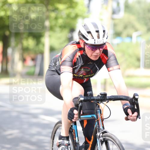 11.08.2024 - GEWOBA Citytriathlon Bremen H.Heesch http://msf.ph/oto/6771010 11.08.2024 10:47:25 Radfahren 100 meine-sportfotos.de