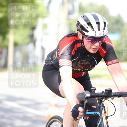 11.08.2024 - GEWOBA Citytriathlon Bremen H.Heesch http://msf.ph/oto/6771017 11.08.2024 10:47:25 Radfahren 100 meine-sportfotos.de
