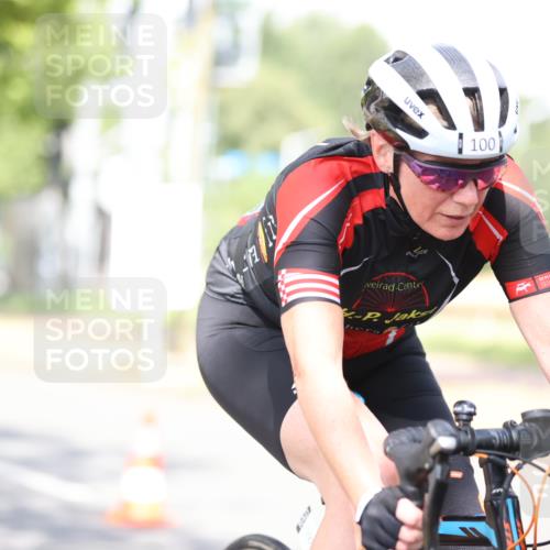 11.08.2024 - GEWOBA Citytriathlon Bremen H.Heesch http://msf.ph/oto/6771019 11.08.2024 10:47:26 Radfahren 100 meine-sportfotos.de