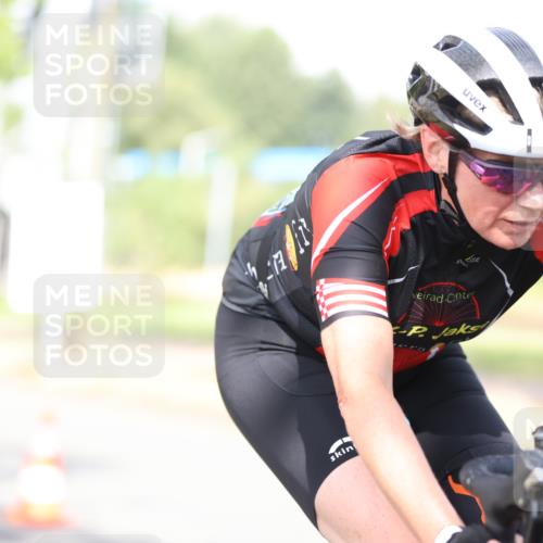 11.08.2024 - GEWOBA Citytriathlon Bremen H.Heesch http://msf.ph/oto/6771022 11.08.2024 10:47:26 Radfahren 100 meine-sportfotos.de