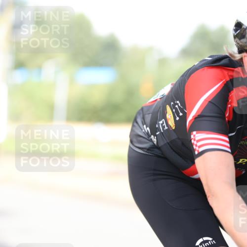11.08.2024 - GEWOBA Citytriathlon Bremen H.Heesch http://msf.ph/oto/6771025 11.08.2024 10:47:26 Radfahren 100 meine-sportfotos.de