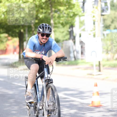 11.08.2024 - GEWOBA Citytriathlon Bremen H.Heesch http://msf.ph/oto/6771049 11.08.2024 10:47:28 Radfahren 100 meine-sportfotos.de