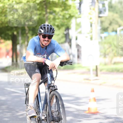 11.08.2024 - GEWOBA Citytriathlon Bremen H.Heesch http://msf.ph/oto/6771052 11.08.2024 10:47:28 Radfahren 100 meine-sportfotos.de