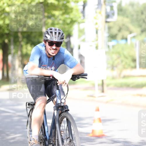 11.08.2024 - GEWOBA Citytriathlon Bremen H.Heesch http://msf.ph/oto/6771056 11.08.2024 10:47:28 Radfahren 100 meine-sportfotos.de