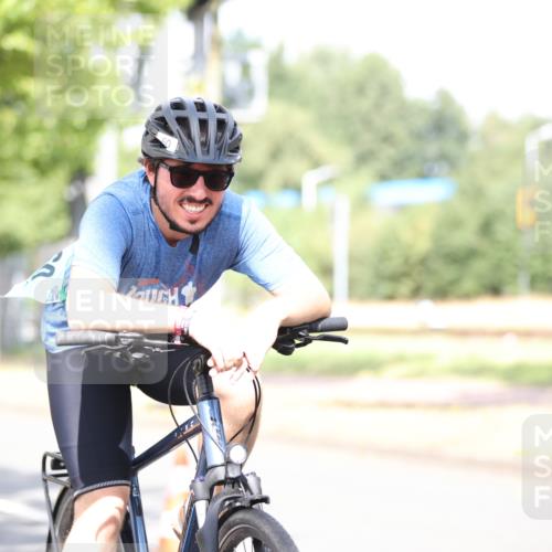 11.08.2024 - GEWOBA Citytriathlon Bremen H.Heesch http://msf.ph/oto/6771070 11.08.2024 10:47:28 Radfahren 100 meine-sportfotos.de
