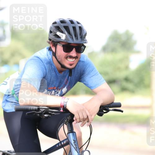 11.08.2024 - GEWOBA Citytriathlon Bremen H.Heesch http://msf.ph/oto/6771079 11.08.2024 10:47:29 Radfahren 100 meine-sportfotos.de