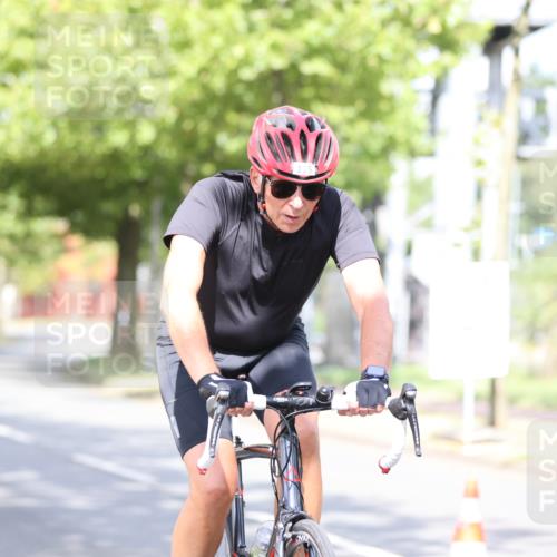 11.08.2024 - GEWOBA Citytriathlon Bremen H.Heesch http://msf.ph/oto/6771128 11.08.2024 10:48:06 Radfahren 115 meine-sportfotos.de