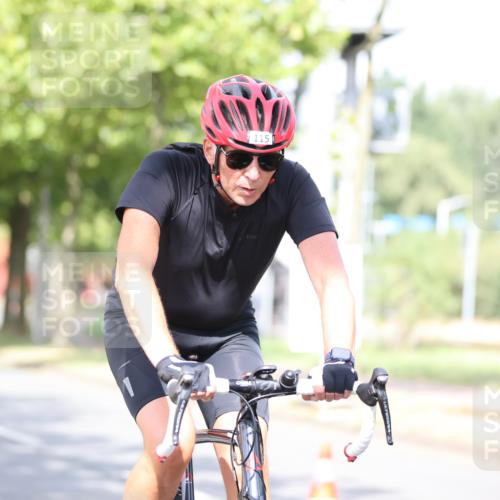 11.08.2024 - GEWOBA Citytriathlon Bremen H.Heesch http://msf.ph/oto/6771138 11.08.2024 10:48:06 Radfahren 115 meine-sportfotos.de