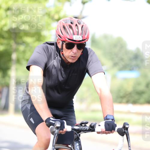 11.08.2024 - GEWOBA Citytriathlon Bremen H.Heesch http://msf.ph/oto/6771144 11.08.2024 10:48:06 Radfahren 115 meine-sportfotos.de