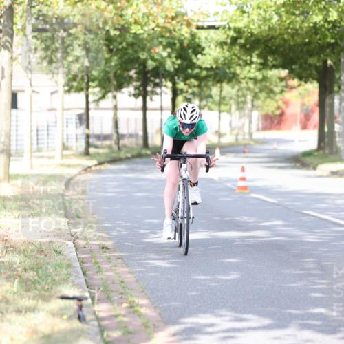 11.08.2024 - GEWOBA Citytriathlon Bremen H.Heesch http://msf.ph/oto/6771164 11.08.2024 10:48:29 Radfahren 14 meine-sportfotos.de