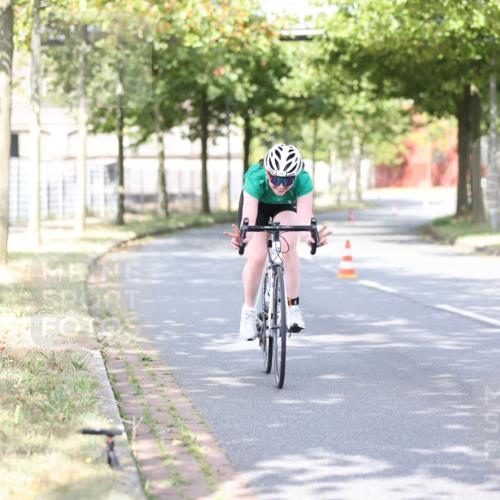 11.08.2024 - GEWOBA Citytriathlon Bremen H.Heesch http://msf.ph/oto/6771176 11.08.2024 10:48:29 Radfahren 14 meine-sportfotos.de