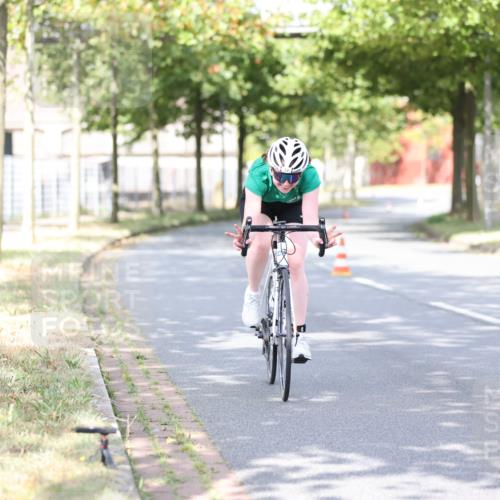 11.08.2024 - GEWOBA Citytriathlon Bremen H.Heesch http://msf.ph/oto/6771184 11.08.2024 10:48:29 Radfahren 14 meine-sportfotos.de