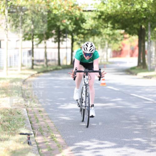 11.08.2024 - GEWOBA Citytriathlon Bremen H.Heesch http://msf.ph/oto/6771187 11.08.2024 10:48:29 Radfahren 14 meine-sportfotos.de