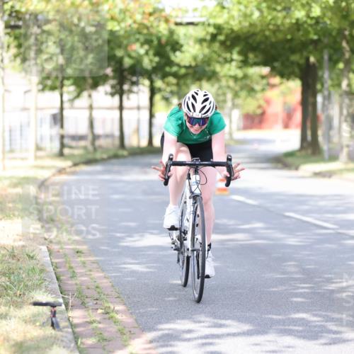 11.08.2024 - GEWOBA Citytriathlon Bremen H.Heesch http://msf.ph/oto/6771194 11.08.2024 10:48:29 Radfahren 14 meine-sportfotos.de