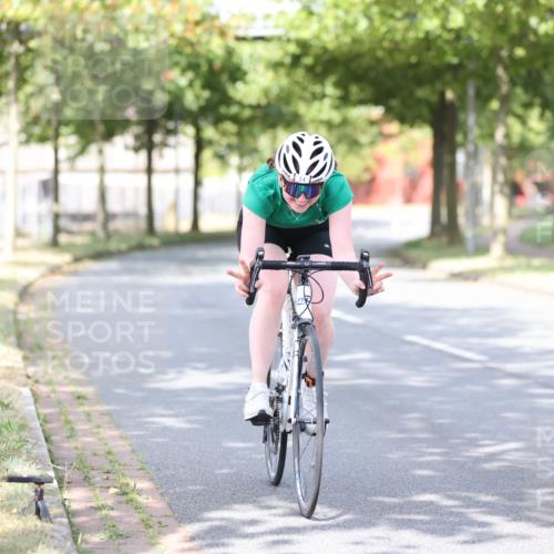 11.08.2024 - GEWOBA Citytriathlon Bremen H.Heesch http://msf.ph/oto/6771204 11.08.2024 10:48:29 Radfahren 14 meine-sportfotos.de
