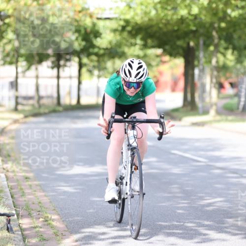 11.08.2024 - GEWOBA Citytriathlon Bremen H.Heesch http://msf.ph/oto/6771208 11.08.2024 10:48:29 Radfahren 14 meine-sportfotos.de