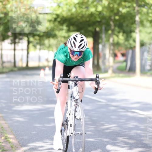11.08.2024 - GEWOBA Citytriathlon Bremen H.Heesch http://msf.ph/oto/6771219 11.08.2024 10:48:29 Radfahren 14 meine-sportfotos.de