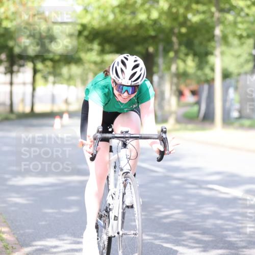 11.08.2024 - GEWOBA Citytriathlon Bremen H.Heesch http://msf.ph/oto/6771223 11.08.2024 10:48:29 Radfahren 14 meine-sportfotos.de