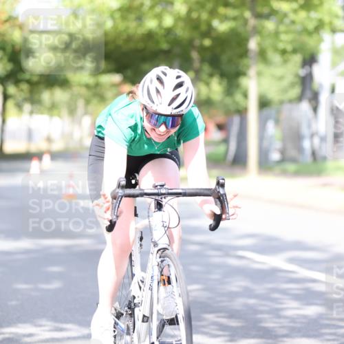 11.08.2024 - GEWOBA Citytriathlon Bremen H.Heesch http://msf.ph/oto/6771231 11.08.2024 10:48:29 Radfahren 14 meine-sportfotos.de