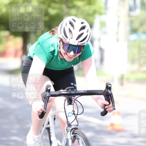 11.08.2024 - GEWOBA Citytriathlon Bremen H.Heesch http://msf.ph/oto/6771245 11.08.2024 10:48:30 Radfahren 14 meine-sportfotos.de