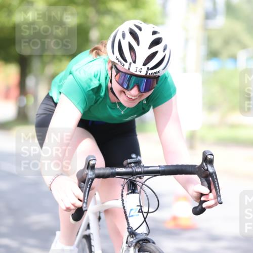 11.08.2024 - GEWOBA Citytriathlon Bremen H.Heesch http://msf.ph/oto/6771248 11.08.2024 10:48:30 Radfahren 14 meine-sportfotos.de