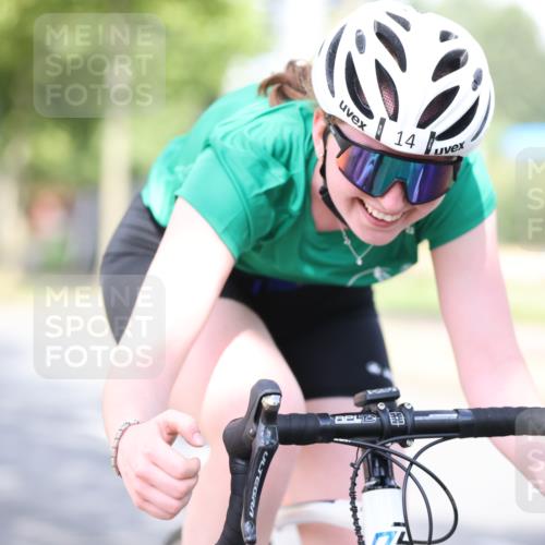 11.08.2024 - GEWOBA Citytriathlon Bremen H.Heesch http://msf.ph/oto/6771254 11.08.2024 10:48:30 Radfahren 14 meine-sportfotos.de