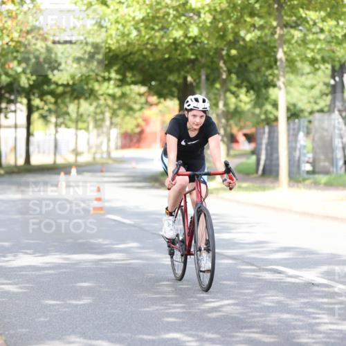 11.08.2024 - GEWOBA Citytriathlon Bremen H.Heesch http://msf.ph/oto/6771257 11.08.2024 10:48:48 Radfahren 89 meine-sportfotos.de